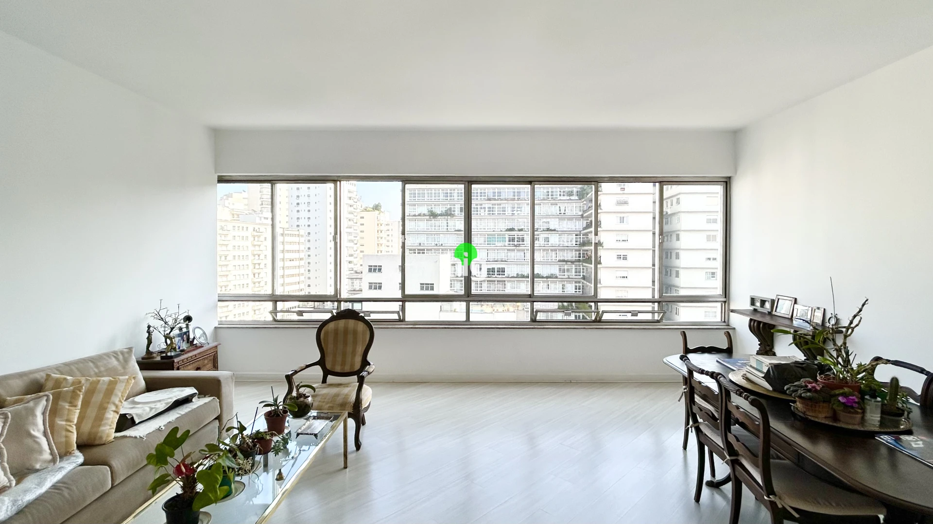 Um clássico modernista com luz, vista e história em Higienópolis - 