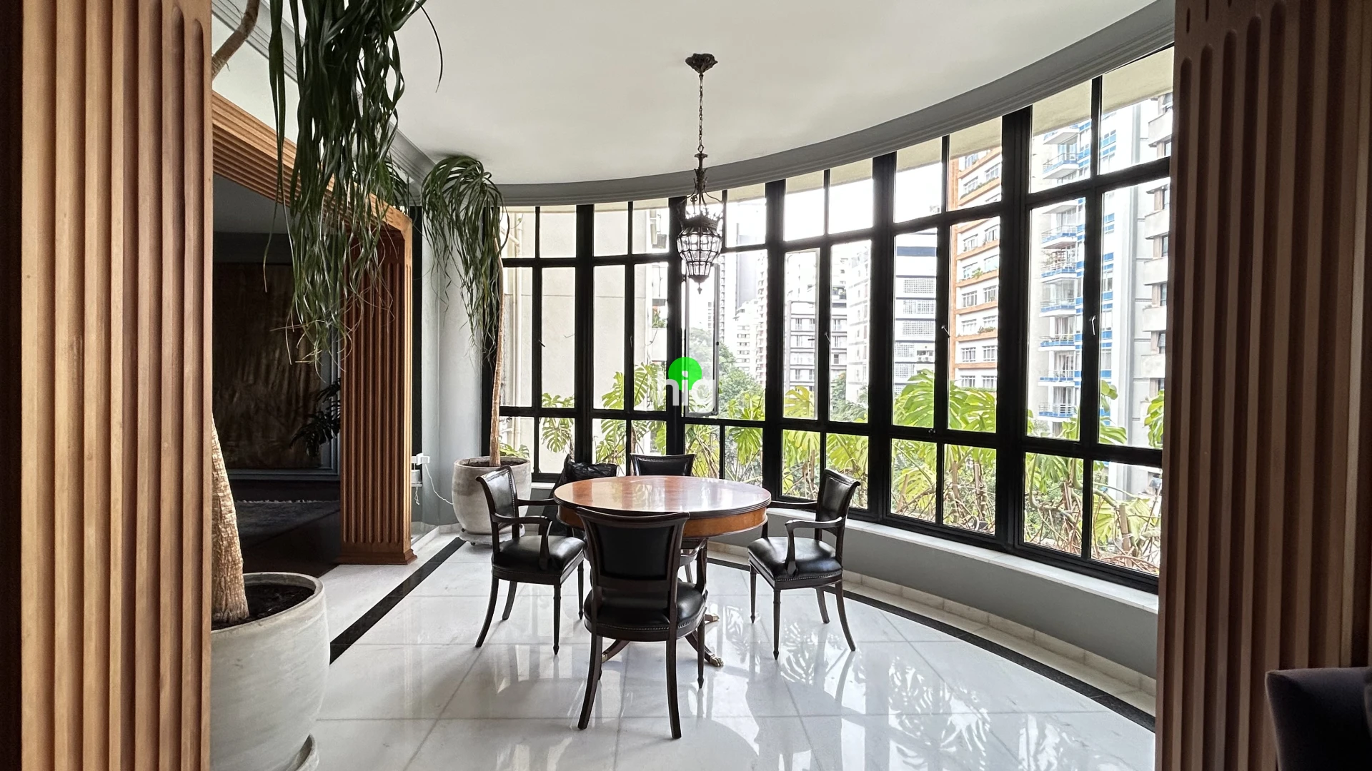 Apartamento em edifício mais que desejado — Rua Itacolomi | Higienópolis