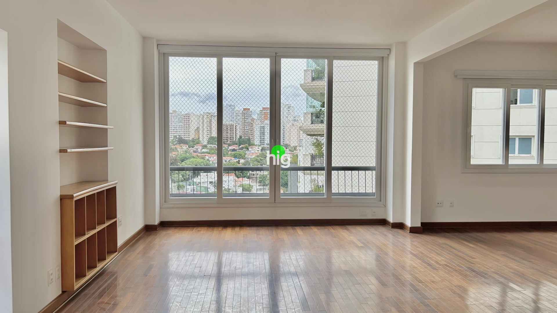 Apartamento Maravilhoso em prédio HISTÓRICO no melhor do Bairro! - 