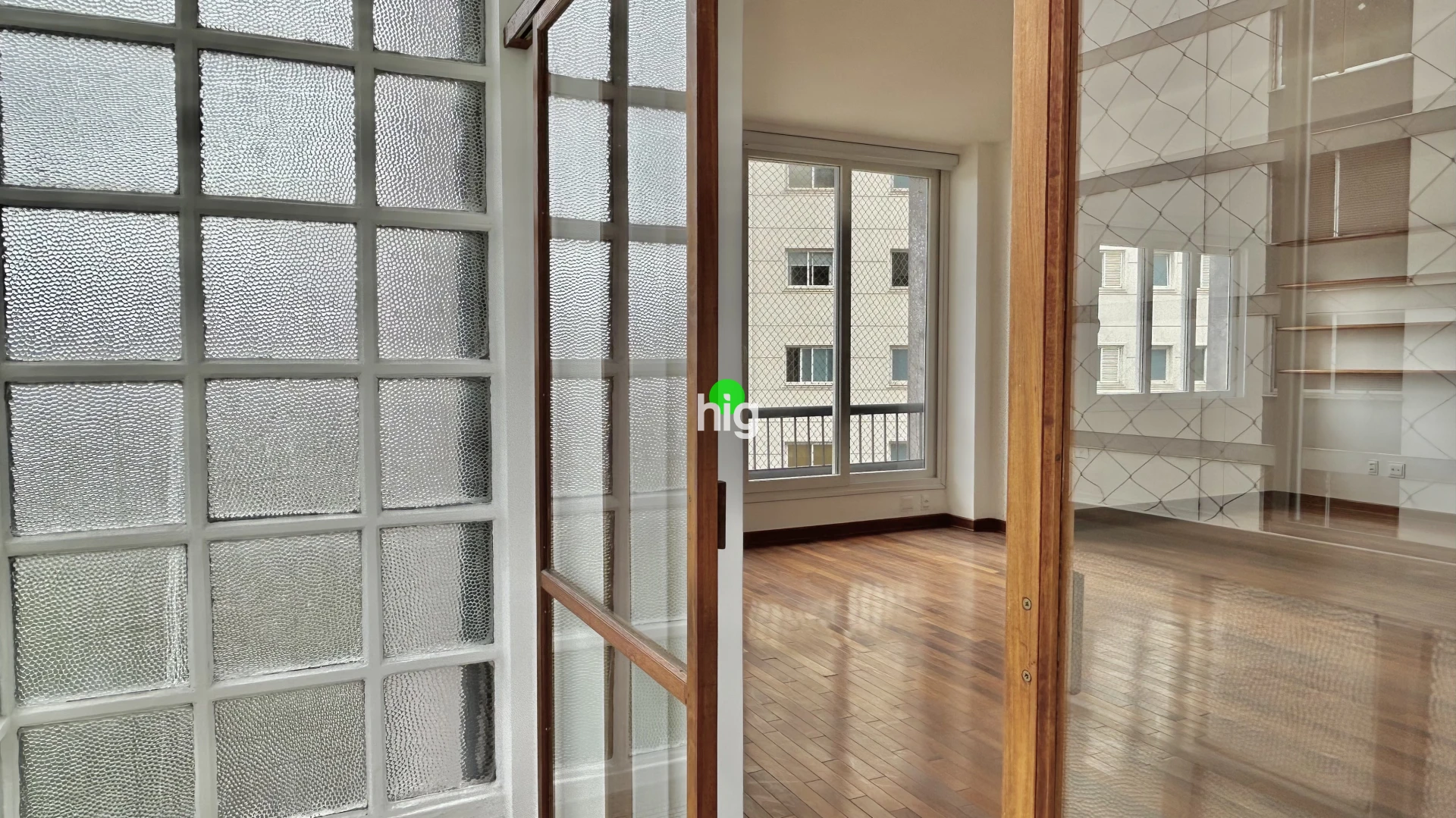 Apartamento Maravilhoso em prédio HISTÓRICO no melhor do Bairro! - 