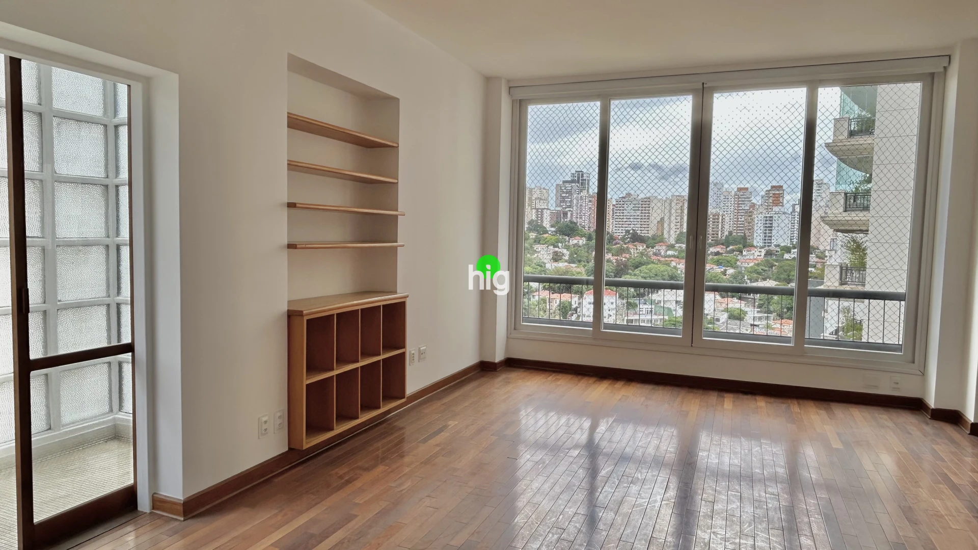 Apartamento Maravilhoso em prédio HISTÓRICO no melhor do Bairro! - 