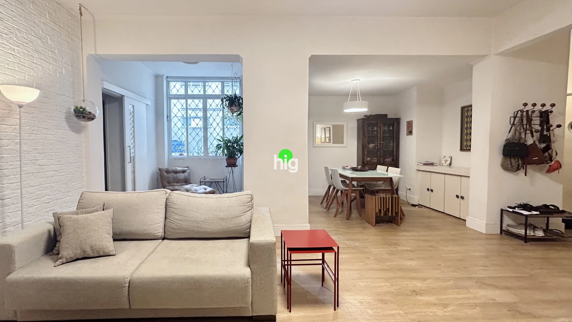 Térreo com sensação de casa em edifício assinado em Higienópolis | Projeto de Lucjan Korngold (1946) - 