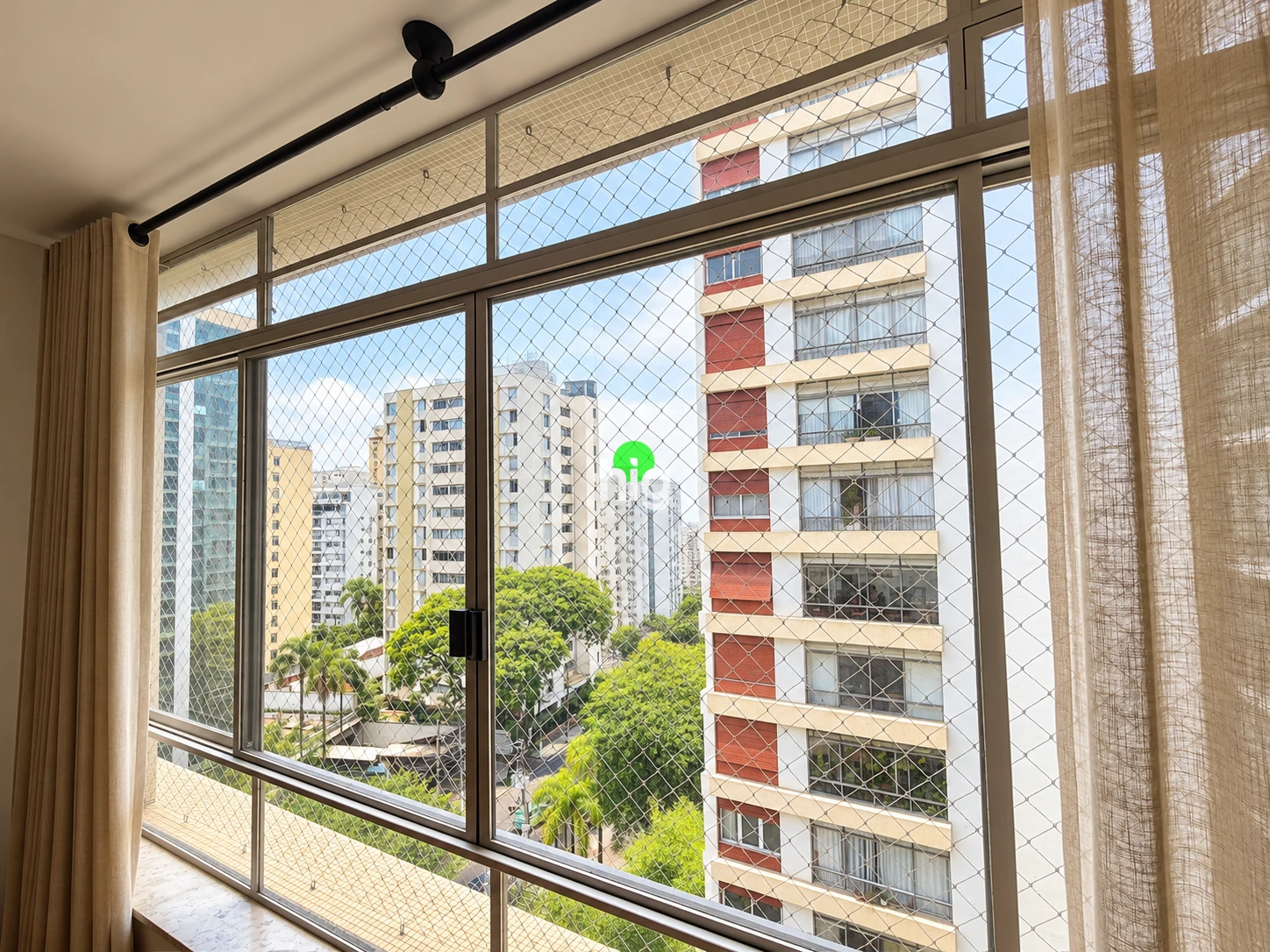 Espaços amplos e vida de bairro em um dos melhores endereços de Higienópolis - 