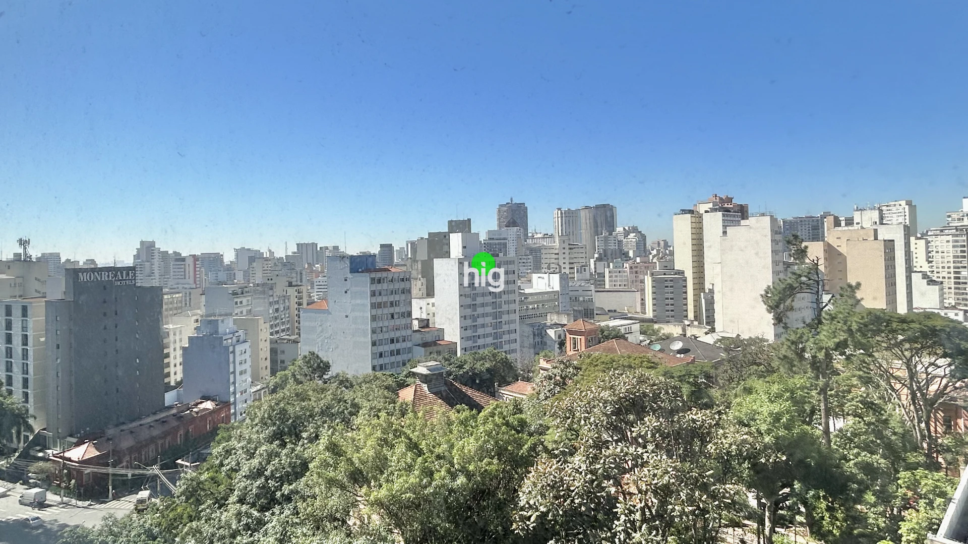 HIGIENÓPOLIS I Apartamento cheio de personalidade em prédio do início dos anos 60