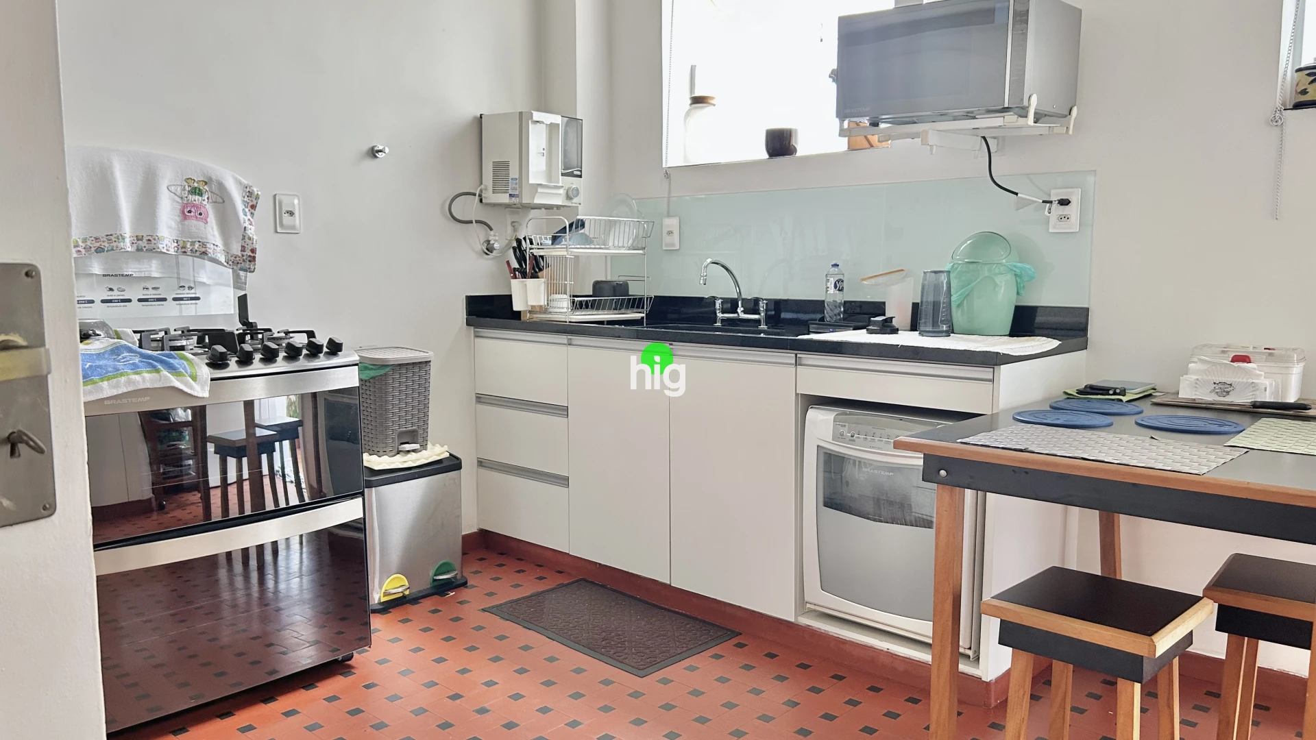 OPORTUNIDADE RARA! APARTAMENTO ORIGINAL EM EDIFÍCIO ASSINADO - 