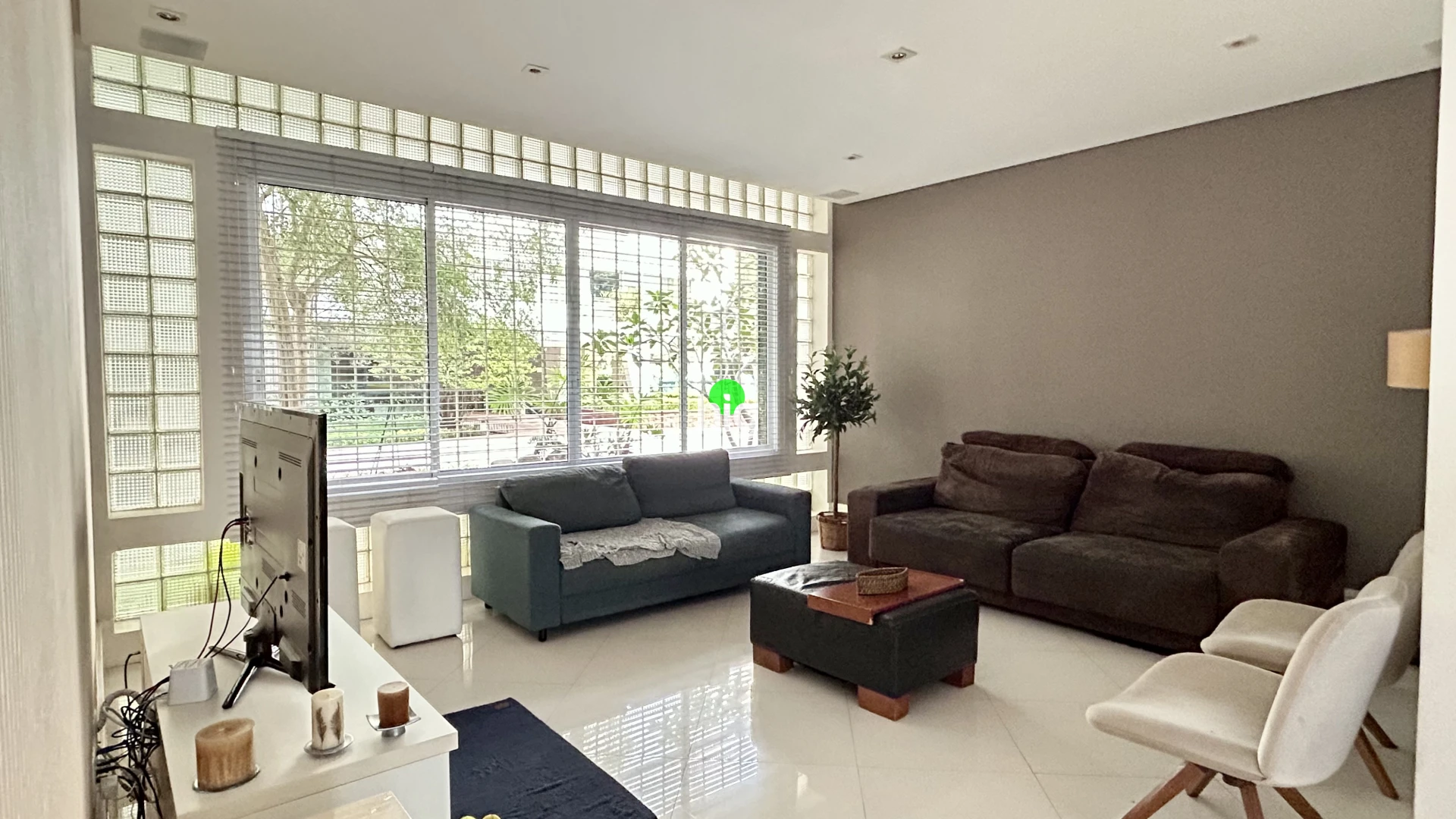 Apartamento térreo em edifício de Franz Heep em Higienópolis - 