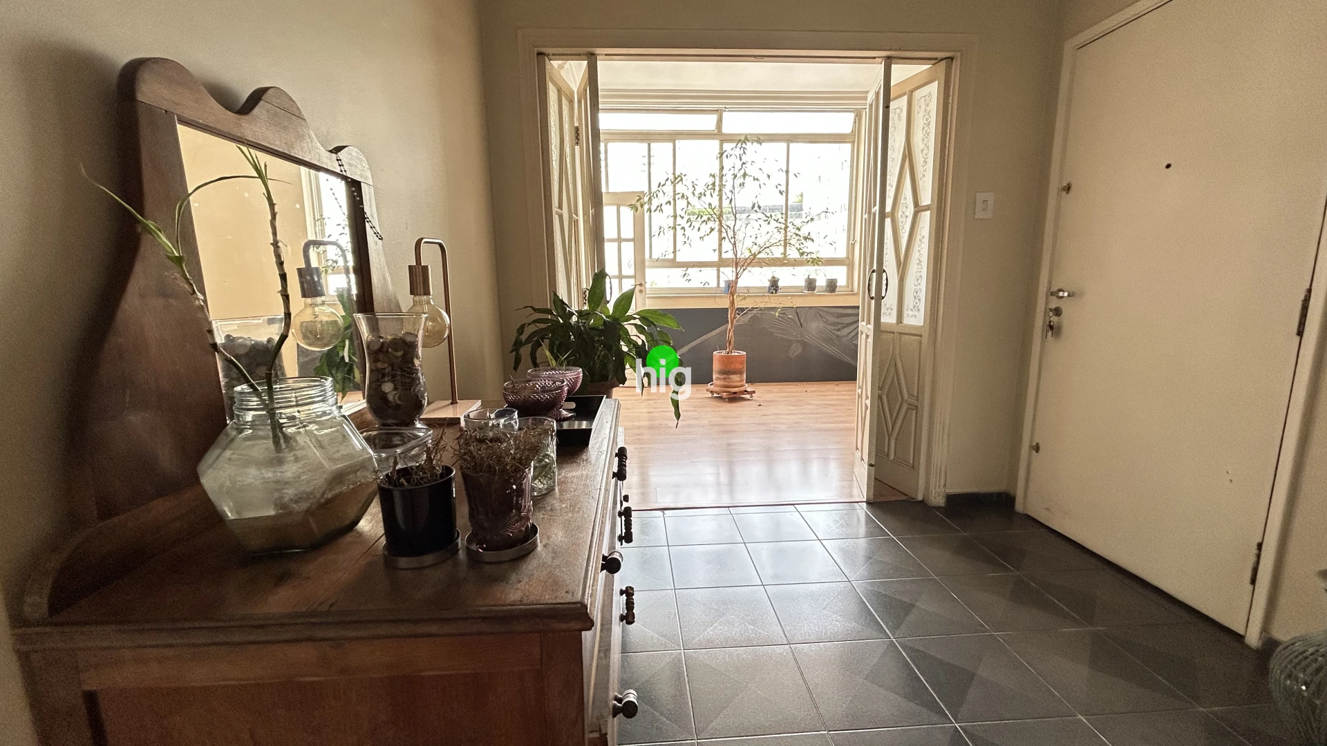 Edifício assinado por Victor Reif | Higienópolis / Santa Cecília - 