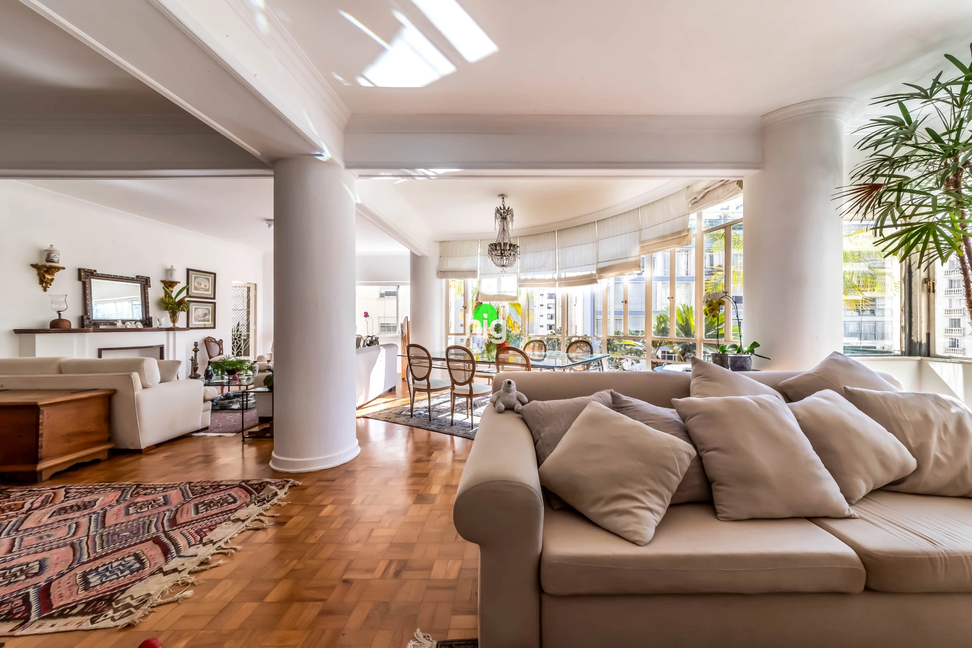 Um clássico de Higienópolis, onde a arquitetura de 1954 permanece como sinônimo de elegância.