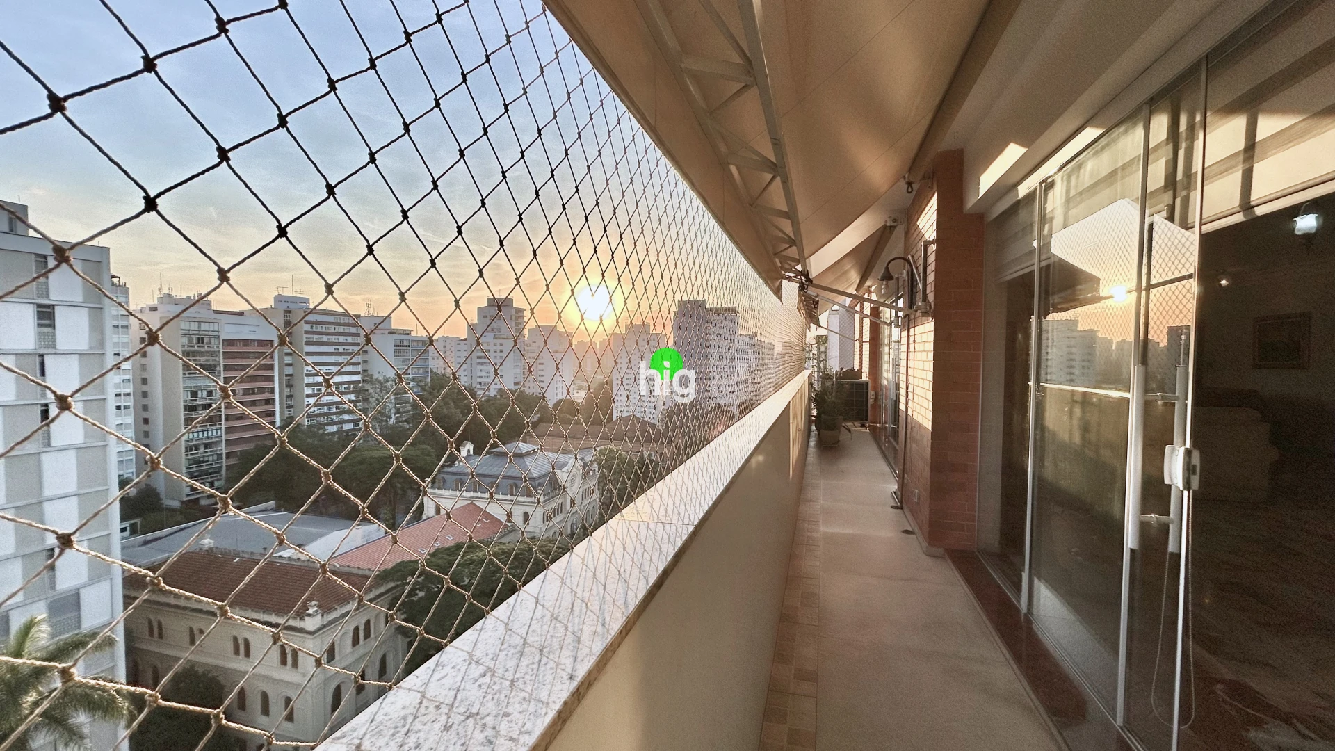Amplo apartamento com potencial de 3  suítes a poucos passos do Shopping Higienópolis