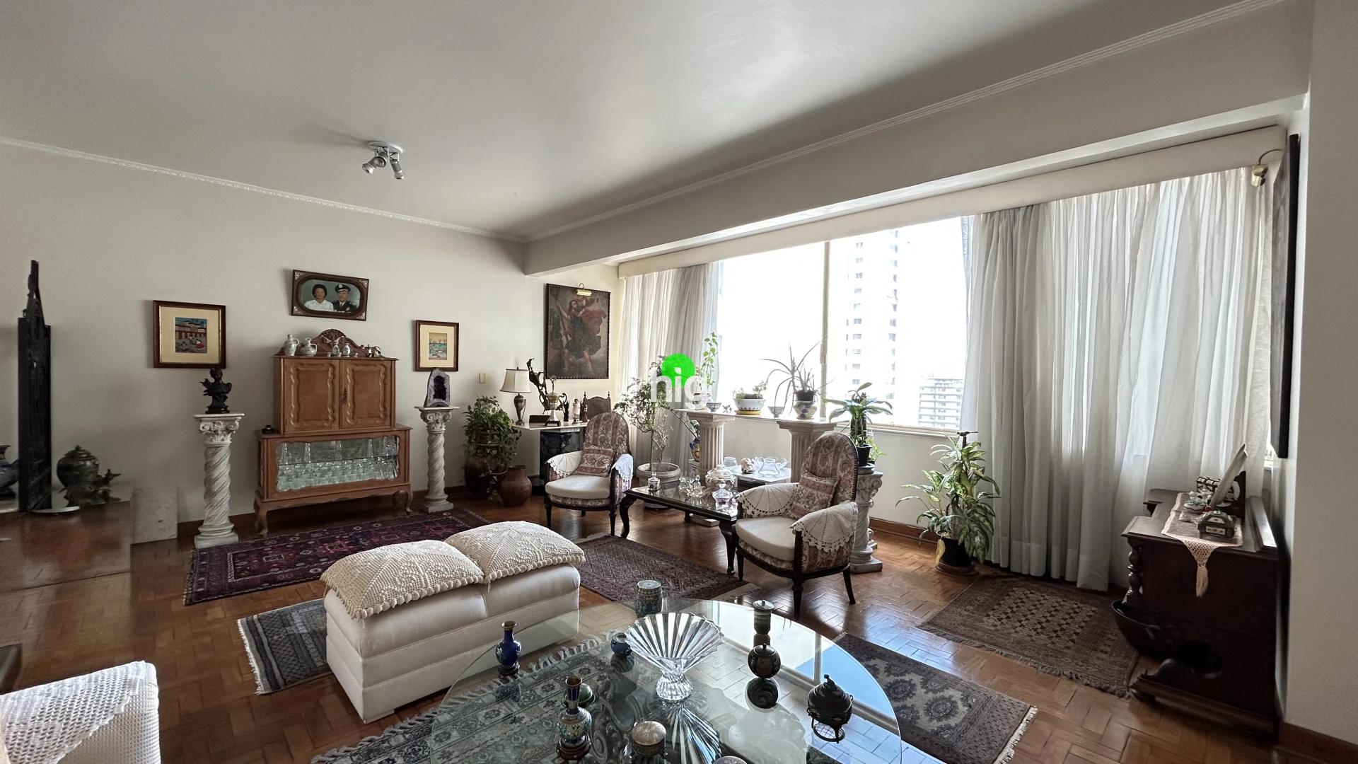 Apartamento em clássico do modernismo I Face norte I Excelente potencial de reforma - 