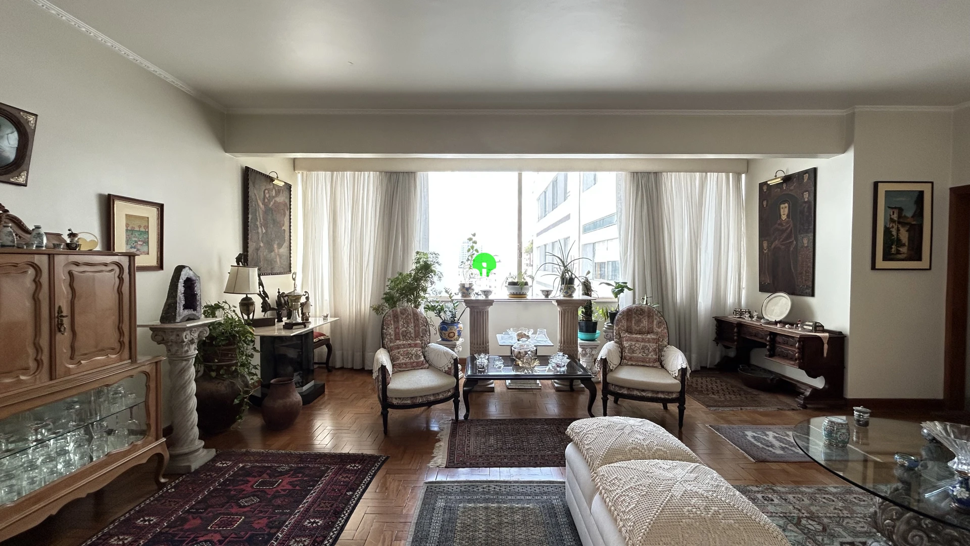 Apartamento em clássico do modernismo I Face norte I Excelente potencial de reforma - 