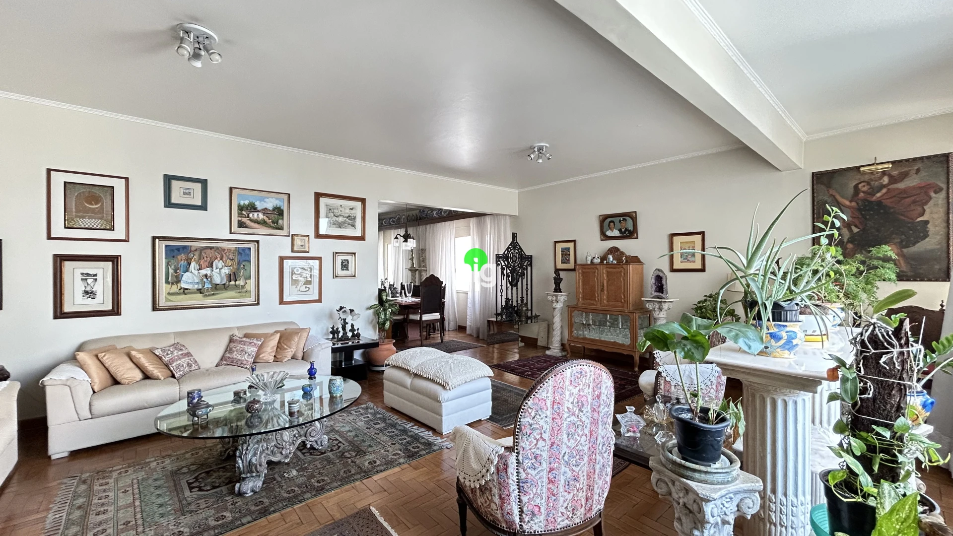 Apartamento em clássico do modernismo I Face norte I Excelente potencial de reforma - 