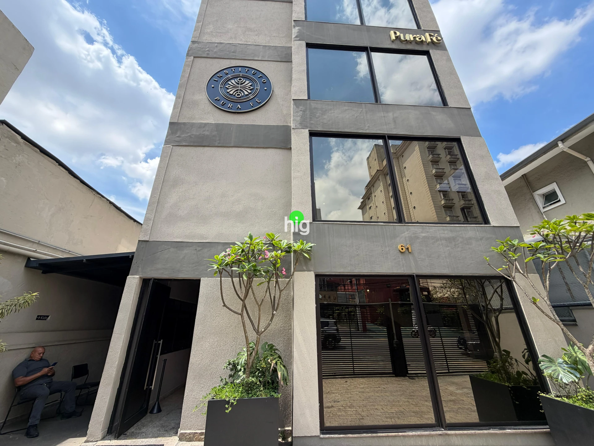 PRÉDIO COMERCIAL - RUA TRAÍPU - PERDIZES